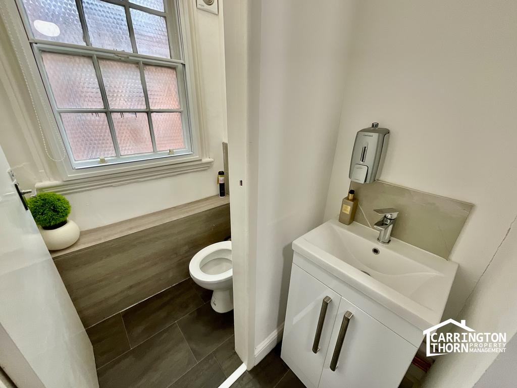 Communal WC 1:2.jpeg