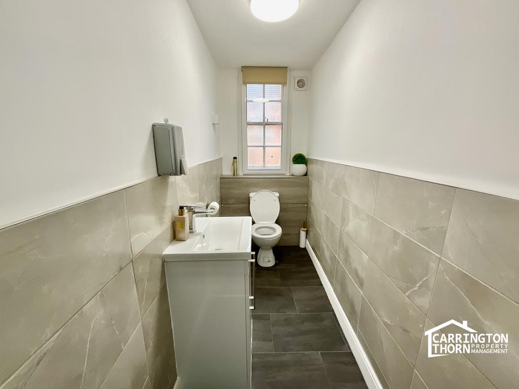 Communal WC 2:2.jpeg