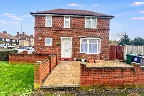 3 bedroom end of terrace house to rent, Watling Avenue, Burnt Oak