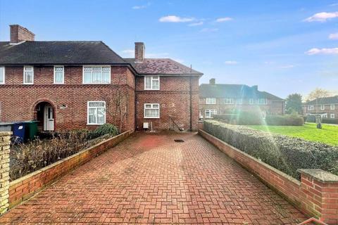 3 bedroom end of terrace house to rent, Watling Avenue, Burnt Oak