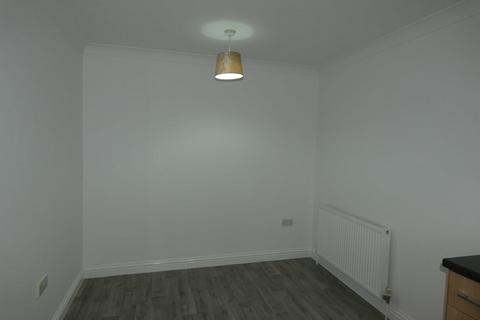 3 bedroom semi-detached house to rent, St Michaels Close, Thetford, IP24 3EH