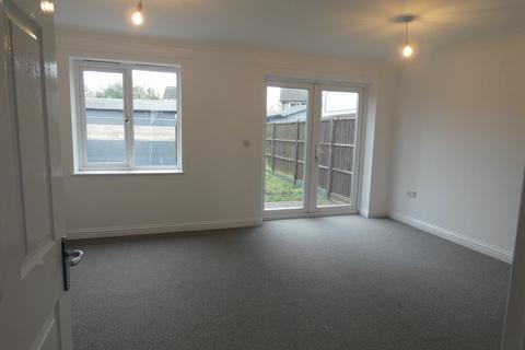 3 bedroom semi-detached house to rent, St Michaels Close, Thetford, IP24 3EH