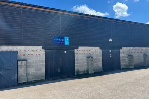 Industrial unit to rent, Unit 21 Charlwood Place, Norwood Hill Rd Horley RH6 0EB