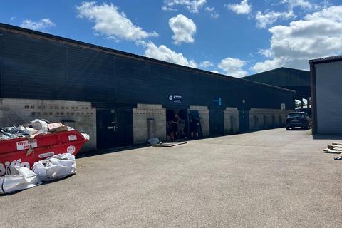 Industrial unit to rent, Unit 21 Charlwood Place, Norwood Hill Rd Horley RH6 0EB
