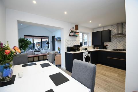 3 bedroom semi-detached house for sale, Old River Close, Irlam, M44