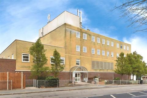 1 bedroom apartment for sale, London Road, Blackwater, Camberley