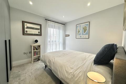 2 bedroom apartment to rent, Upper Street, Hampshire GU51
