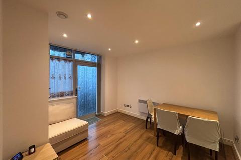 2 bedroom flat to rent, Gerry Raffles Square | Stratford | London E15