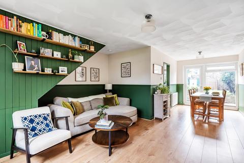2 bedroom end of terrace house for sale, Home Park, Oxted, Surrey