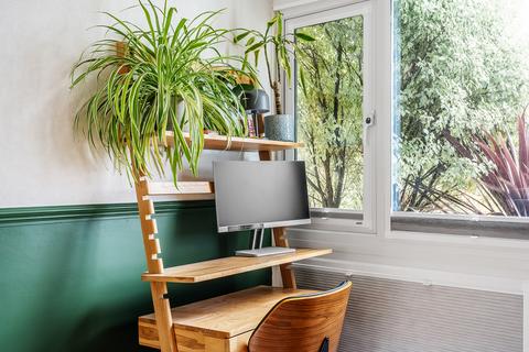 2 bedroom end of terrace house for sale, Home Park, Oxted, Surrey