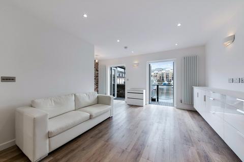 Mews Street, London, E1W