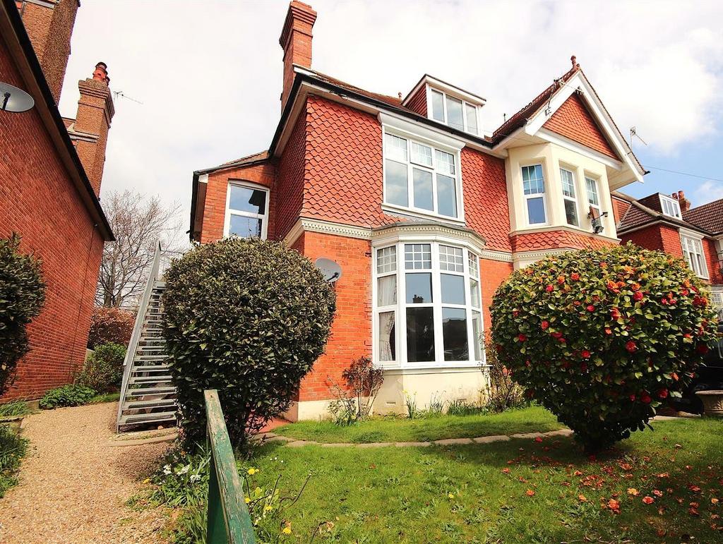 143 A Dorset Rd - Front1.jpg
