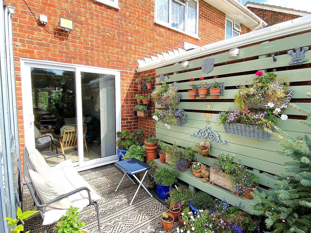 5 Lullington Close - Rear3.jpg