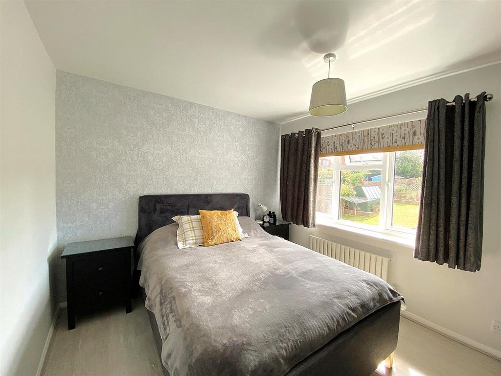 5 Lullington Close - Bed3.jpg