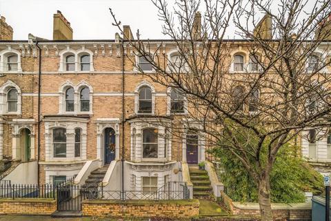 2 bedroom flat for sale, Ferndale Road, London SW4