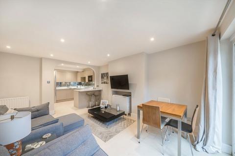 2 bedroom flat for sale, Ferndale Road, London SW4