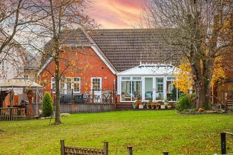 4 bedroom detached house for sale, Wood Avenue, Hockley SS5