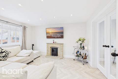 3 bedroom semi-detached house for sale, Mayland Close, Heybridge