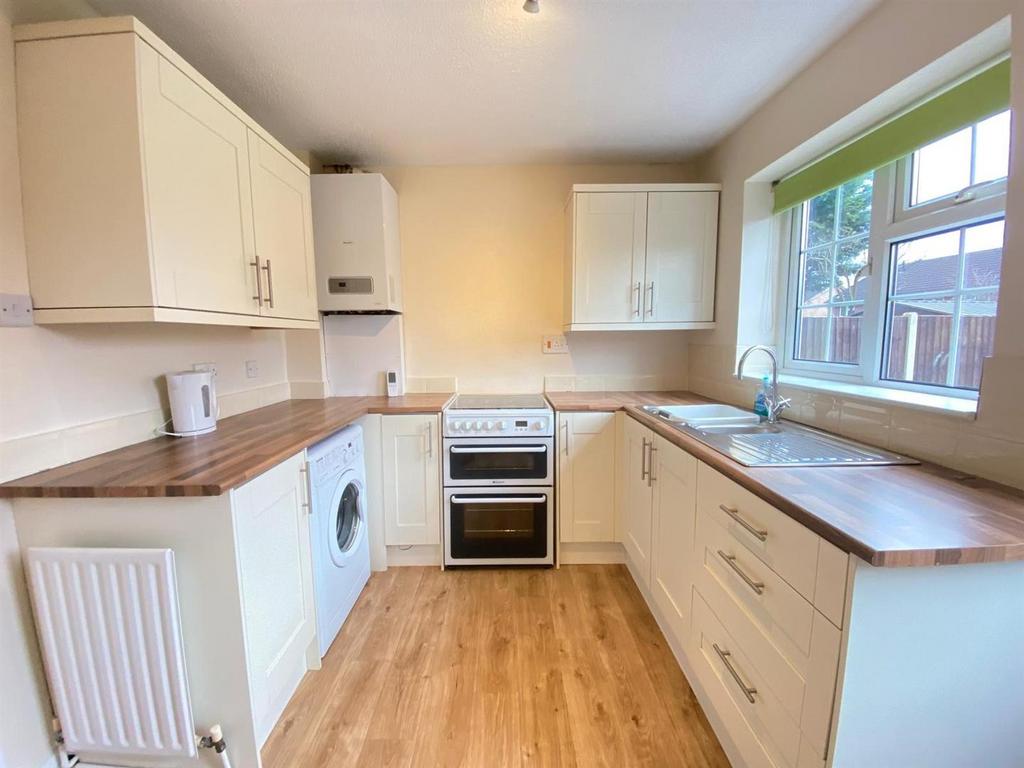 Kitchen2.jpg