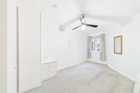 1 bedroom apartment for sale, Yorktown Road, College Town, Sandhurst, Berkshire, GU47