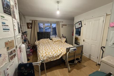 4 bedroom semi-detached house for sale, Clewer Crescent, Harrow