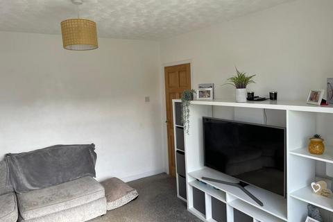 3 bedroom semi-detached house to rent, Thorpe Street, Burntwood WS7