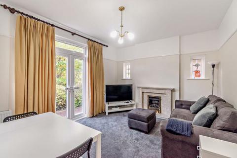 2 bedroom bungalow to rent, Rayners Lane, Pinner