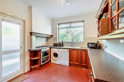 2 bedroom bungalow to rent, Rayners Lane, Pinner