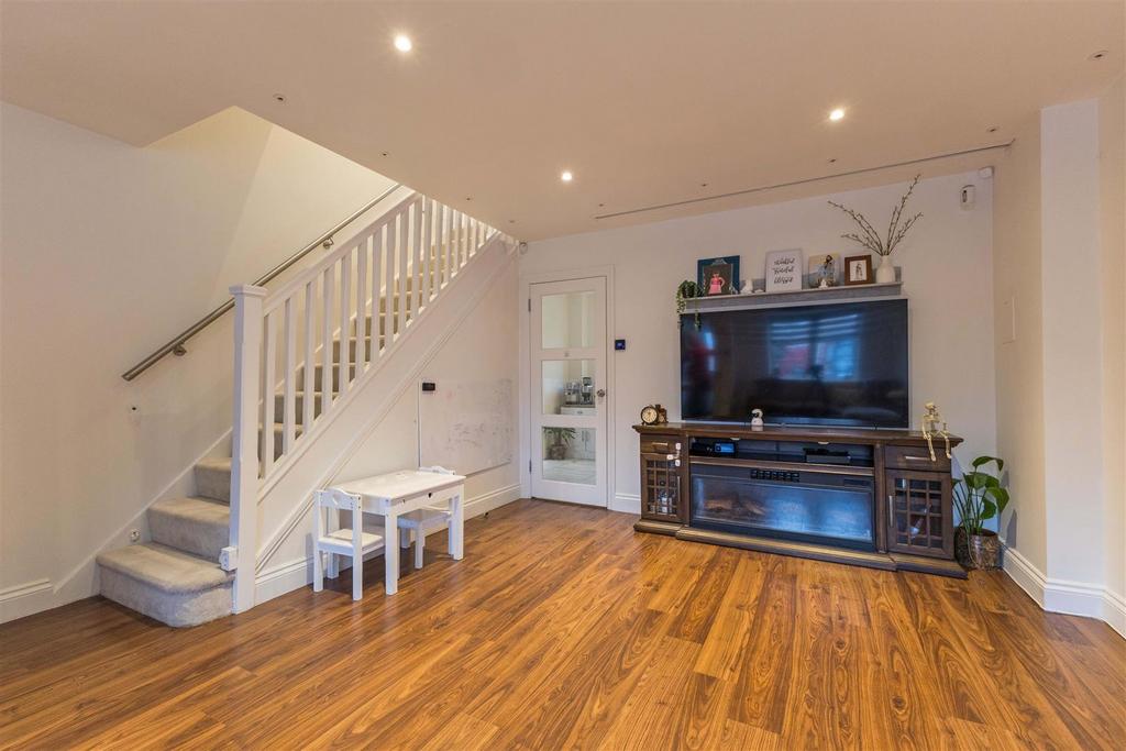 46 Gervaise Close-7.jpg