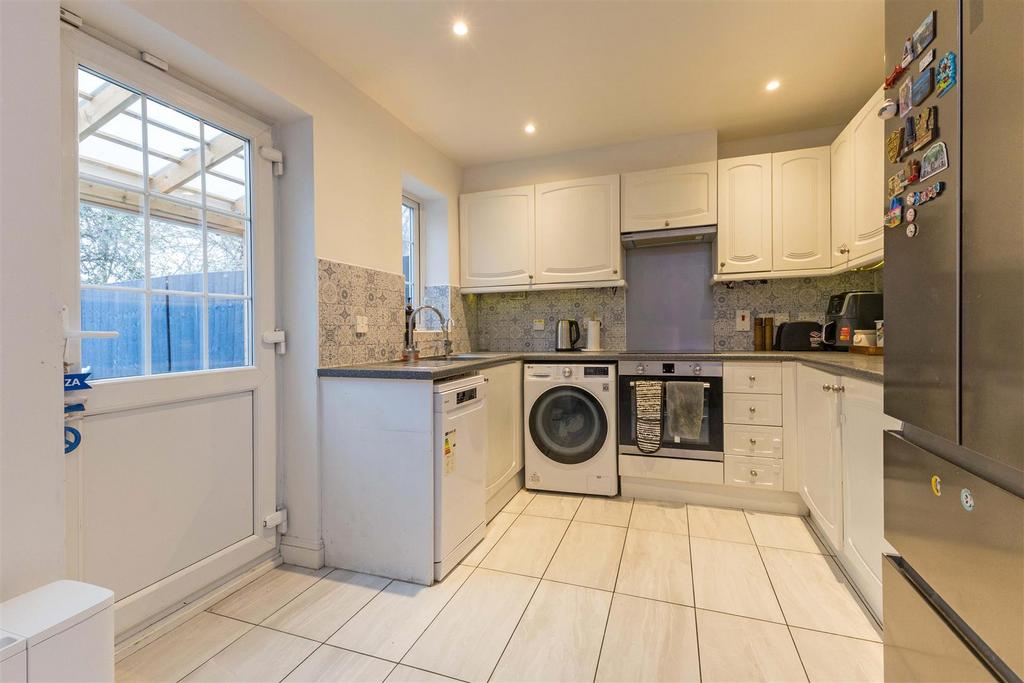46 Gervaise Close-10.jpg