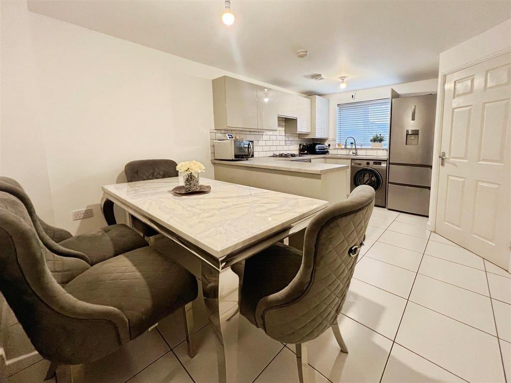 Dining Kitchen