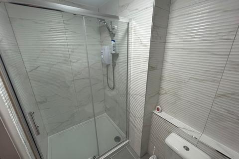 1 bedroom flat to rent, High Street , Burton upon Trent DE14
