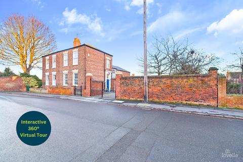 4 bedroom semi-detached house for sale, Queen Street, North Lincolnshire DN18