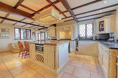5 bedroom detached house for sale, Stonehouse Lane, Cookham Dean, SL6