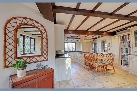 5 bedroom detached house for sale, Stonehouse Lane, Cookham Dean, SL6