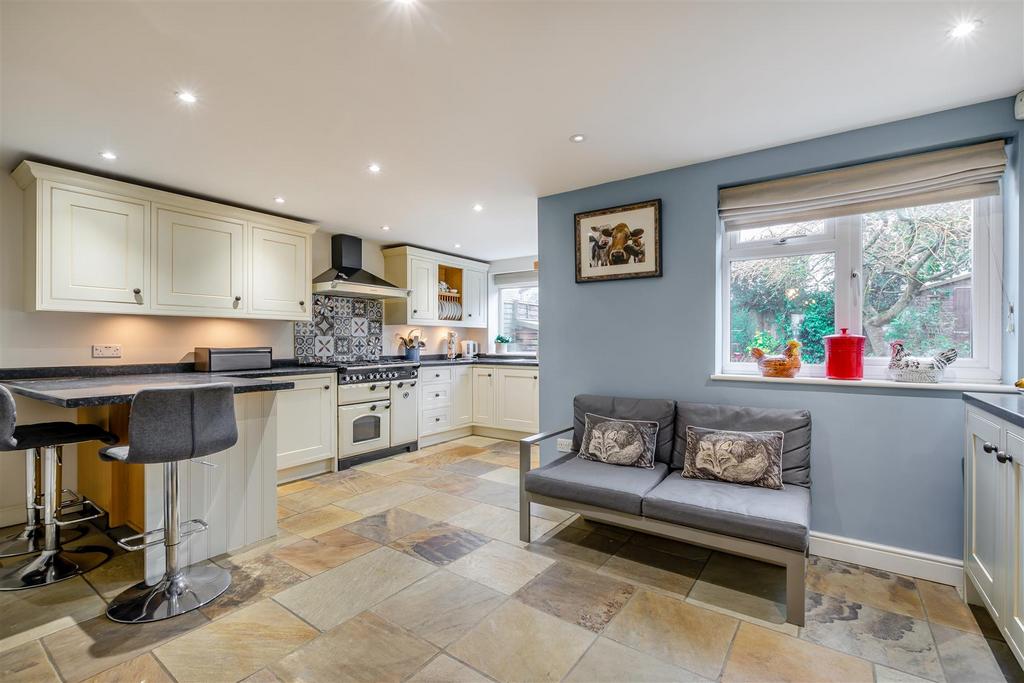 8674419-interior01.jpg