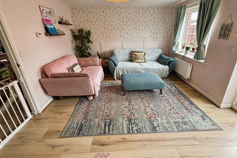 3 bedroom semi-detached house for sale, Thorncliffe Drive, Doncaster DN7