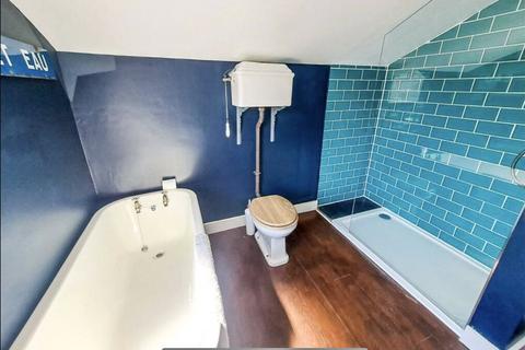 2 bedroom terraced house to rent, Dunville Road, Bedford, Bedfordshire, MK40