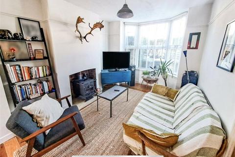 2 bedroom terraced house to rent, Dunville Road, Bedford, Bedfordshire, MK40
