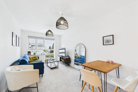 1 bedroom flat for sale, Burway Close, South Croydon CR2