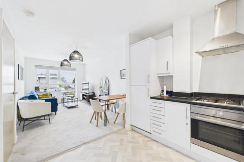 1 bedroom flat for sale, Burway Close, South Croydon CR2