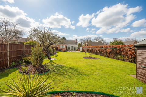 2 bedroom detached bungalow for sale, Parsons Mead, Eaton