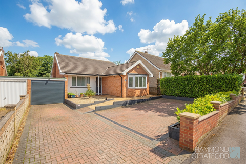 2 bedroom detached bungalow for sale, Parsons Mead, Eaton