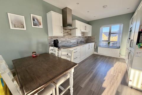 3 bedroom end of terrace house for sale, River View, Haworth, Keighley, BD22
