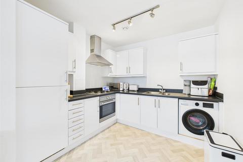 1 bedroom flat for sale, Burway Close, South Croydon CR2
