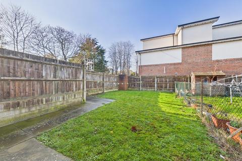 1 bedroom flat for sale, Burway Close, South Croydon CR2