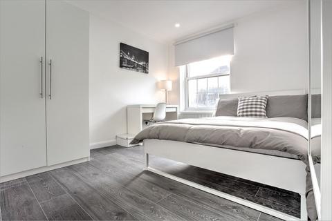 4 bedroom flat to rent, Blythe House, Kennington Park Road, London, SE11 5TY, United Kingdom