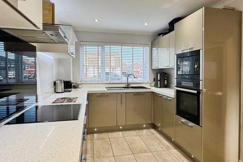 3 bedroom end of terrace house for sale, Stafford Close, Woodley, Reading