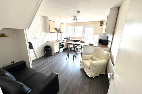 undefined, Hilliards Road, Uxbridge,
