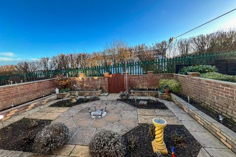 3 bedroom terraced house for sale, Eastcliffe, Spittal, Berwick-Upon-Tweed
